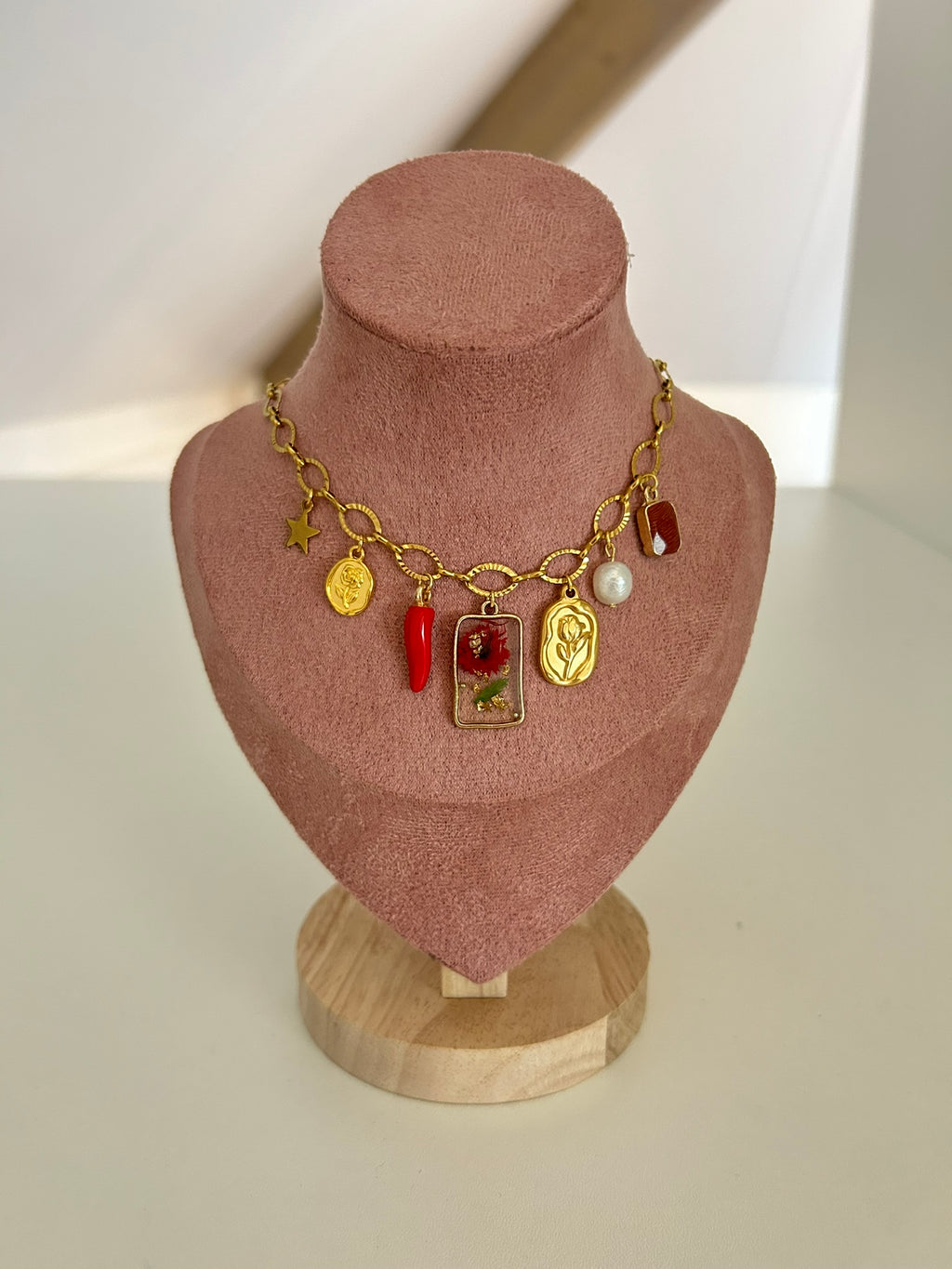 Royal Kiss Necklace