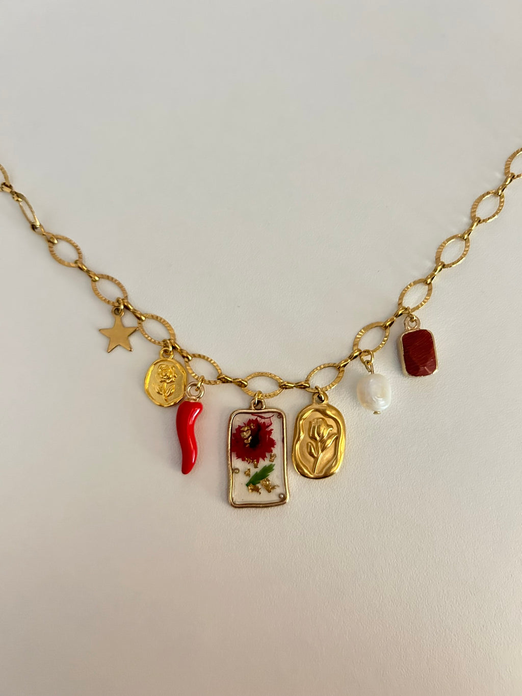 Royal Kiss Necklace